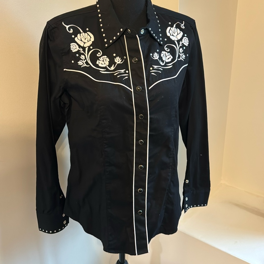 Women’s Black Western Button-Down Shirt with White Floral Embroidery